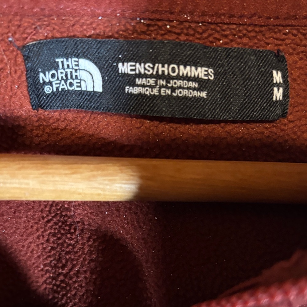 The North Face Men's Deep Red Lightweight Jacket - Picture 2 of 6